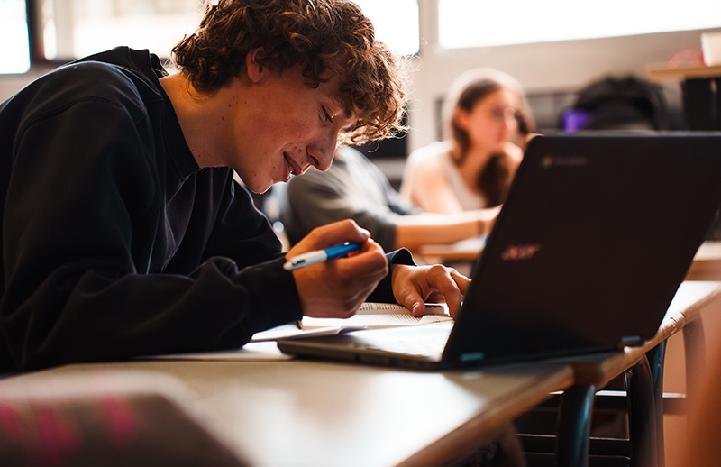 ensemble-scolaire-saint-michel-picpus-paris-12-enseignement-langues-international